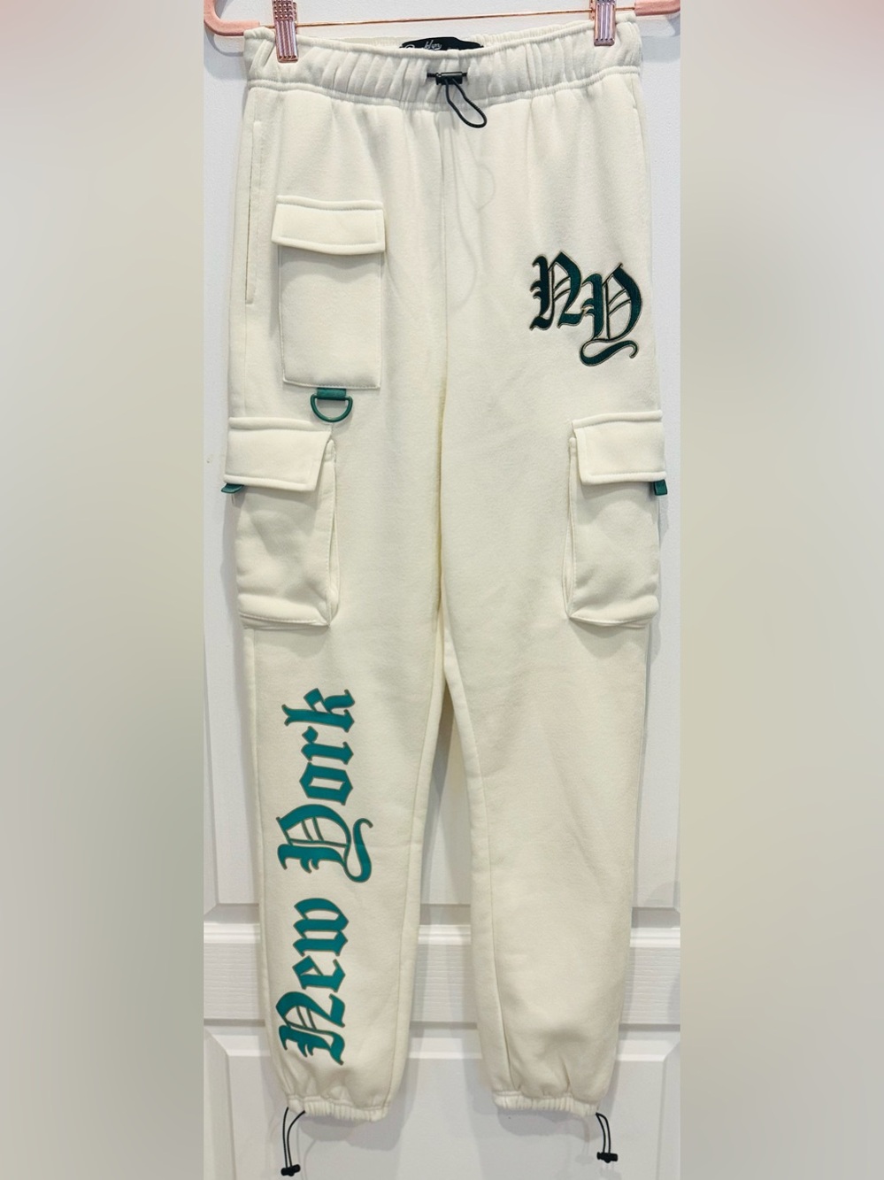 BROOKLYN CLOTH NY New York Logo Cargo Sweatpants Small Ivory